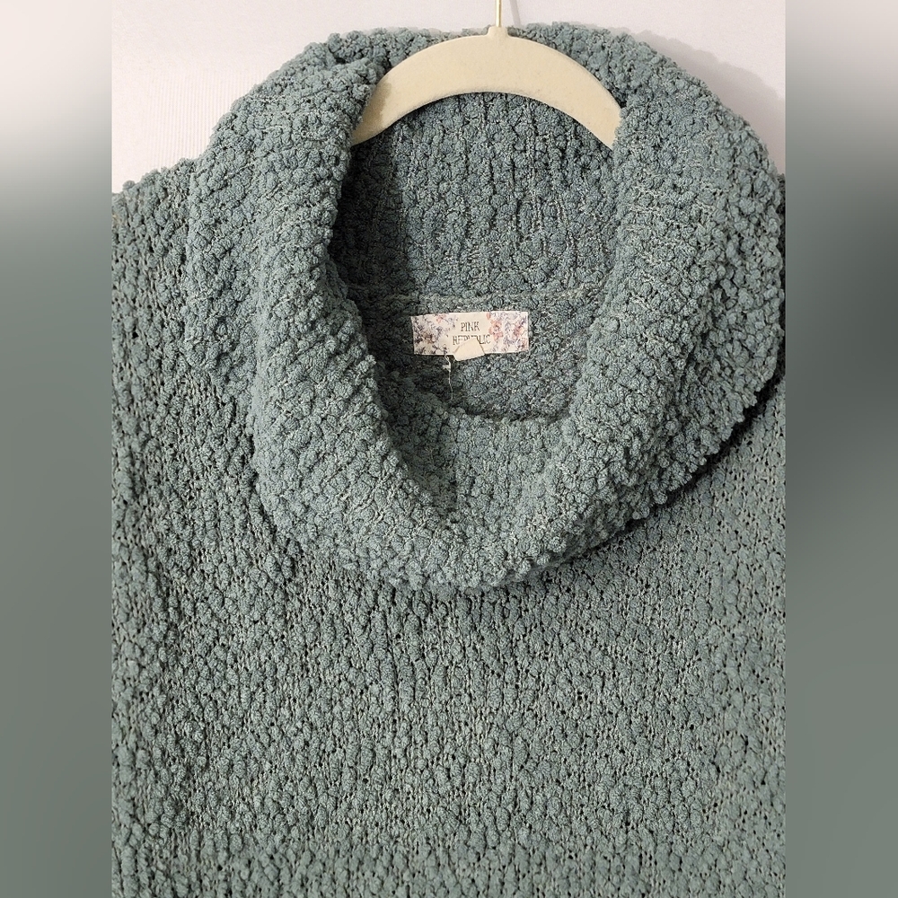 Pink Republic Cozy Cowl Neck Sweater Size L - Picture 3 of 8